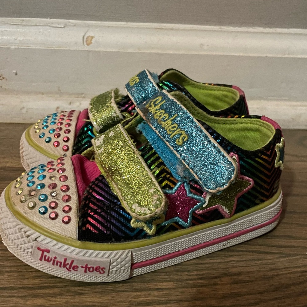 Twinkle Toes, light up. Size toddler‎ 5